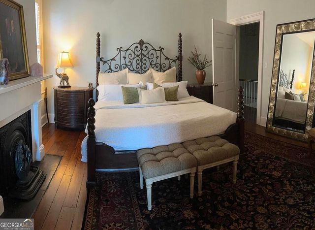 204 E Liberty Street, Savannah, GA 31401