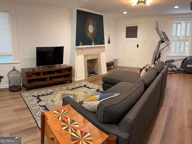 204 E Liberty Street, Savannah, GA 31401