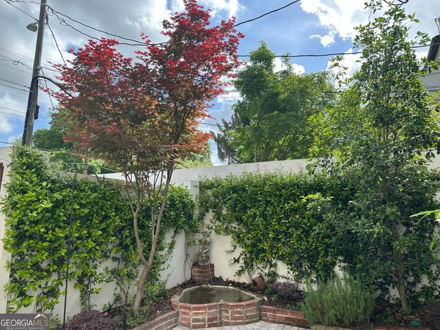 204 E Liberty Street, Savannah, GA 31401