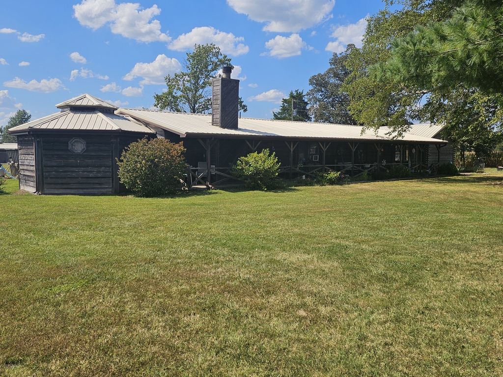 Image 1 of property listing at 8253 N Nason Lane, Mt Vernon, IL 62864