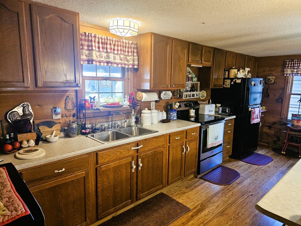 Image 32 of property listing at 8253 N Nason Lane, Mt Vernon, IL 62864