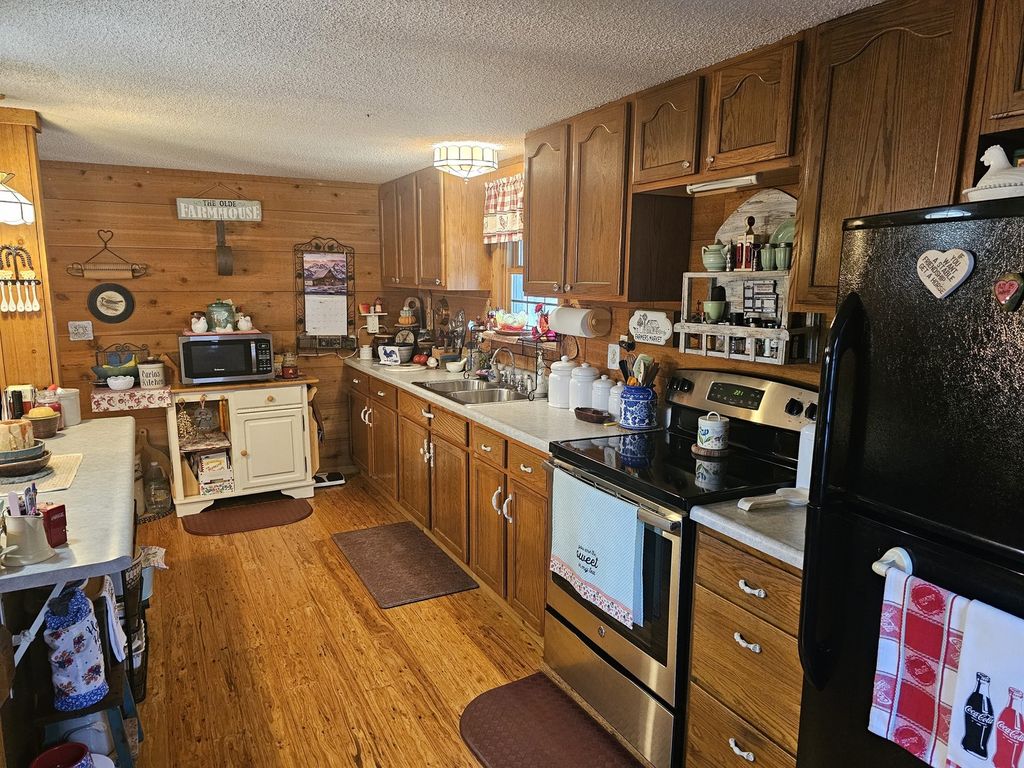 Image 36 of property listing at 8253 N Nason Lane, Mt Vernon, IL 62864