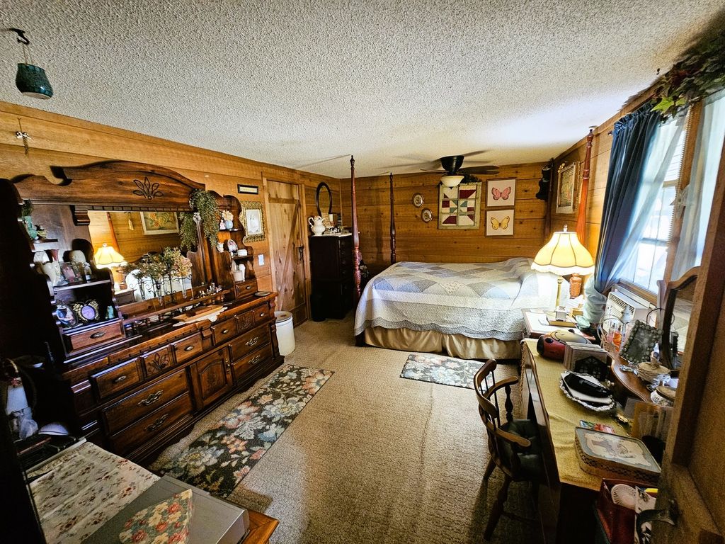 Image 40 of property listing at 8253 N Nason Lane, Mt Vernon, IL 62864