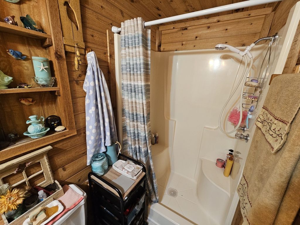 Image 42 of property listing at 8253 N Nason Lane, Mt Vernon, IL 62864