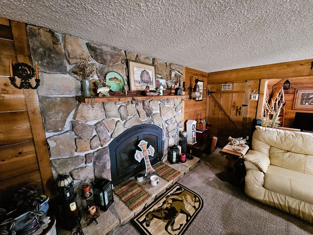 Image 44 of property listing at 8253 N Nason Lane, Mt Vernon, IL 62864