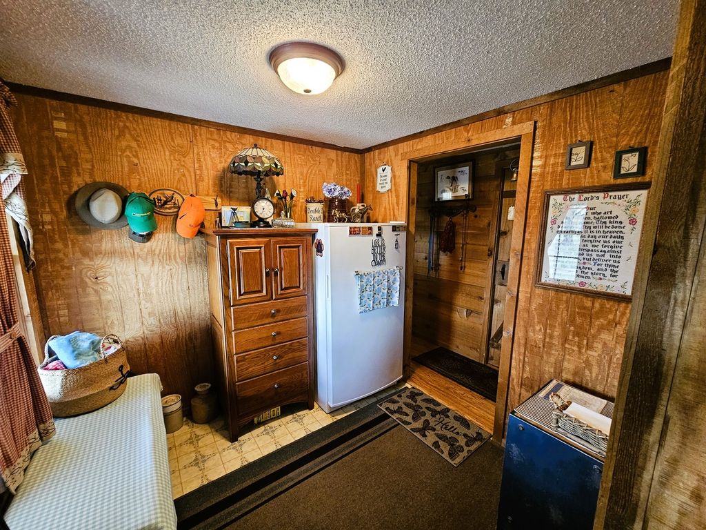 Image 49 of property listing at 8253 N Nason Lane, Mt Vernon, IL 62864