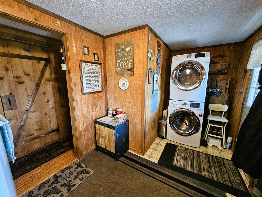 Image 50 of property listing at 8253 N Nason Lane, Mt Vernon, IL 62864