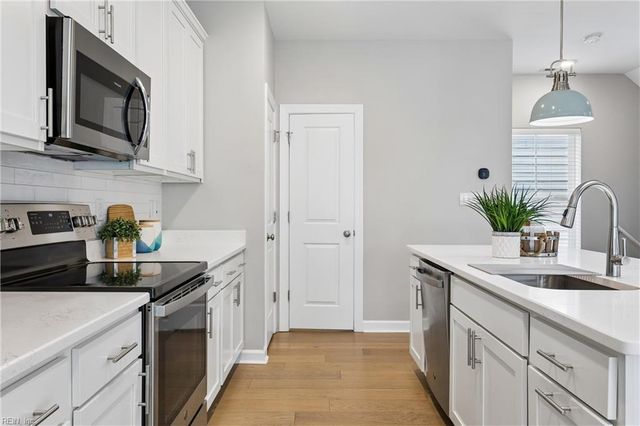 115 Mizzen Quarter LOOP, Yorktown, VA 23693