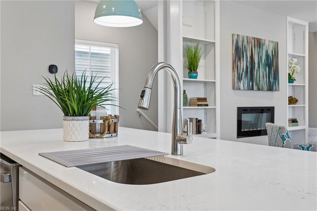 115 Mizzen Quarter LOOP, Yorktown, VA 23693