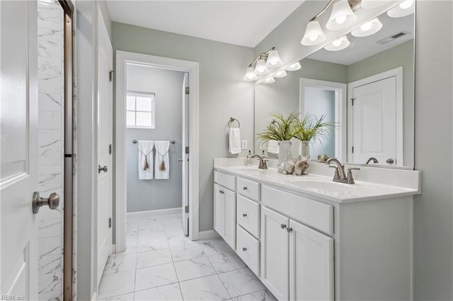115 Mizzen Quarter LOOP, Yorktown, VA 23693