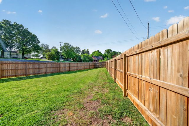 207 2nd Ave, Columbia, TN 38401