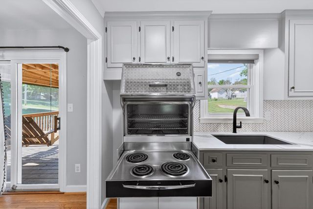 207 2nd Ave, Columbia, TN 38401