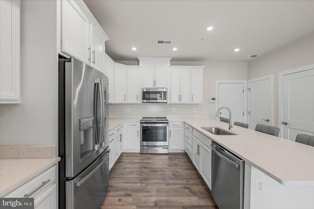 20316 NEWFOUNDLAND SQ, Ashburn, VA 20147