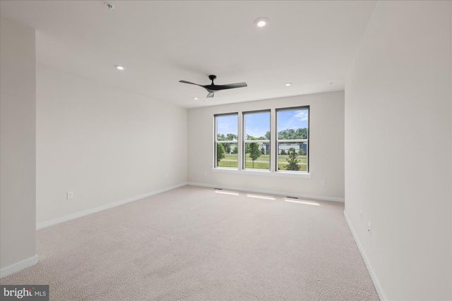 20316 NEWFOUNDLAND SQ, Ashburn, VA 20147