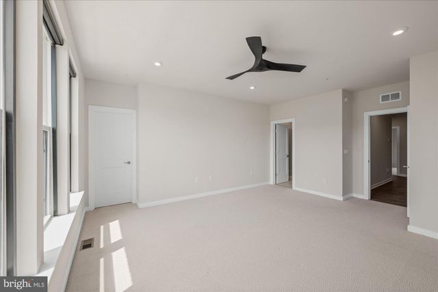 20316 NEWFOUNDLAND SQ, Ashburn, VA 20147