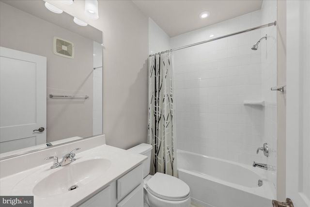 20316 NEWFOUNDLAND SQ, Ashburn, VA 20147