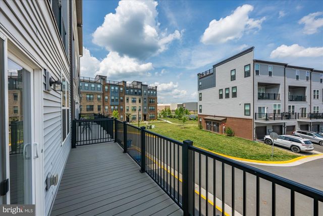 20316 NEWFOUNDLAND SQ, Ashburn, VA 20147
