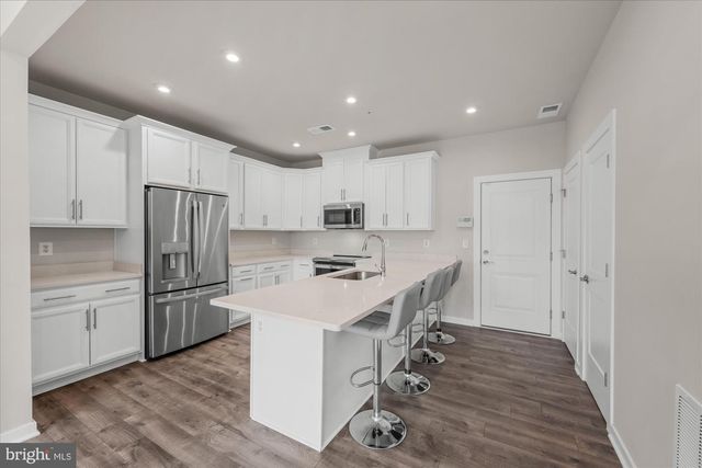 20316 NEWFOUNDLAND SQ, Ashburn, VA 20147