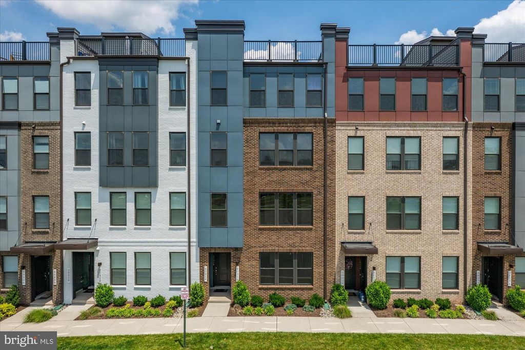 20316 NEWFOUNDLAND SQ, Ashburn, VA 20147