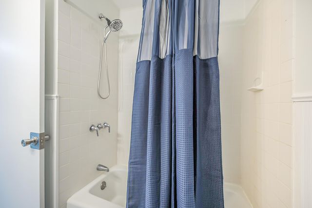 2133 N Circle Drive, Ann Arbor, MI 48103