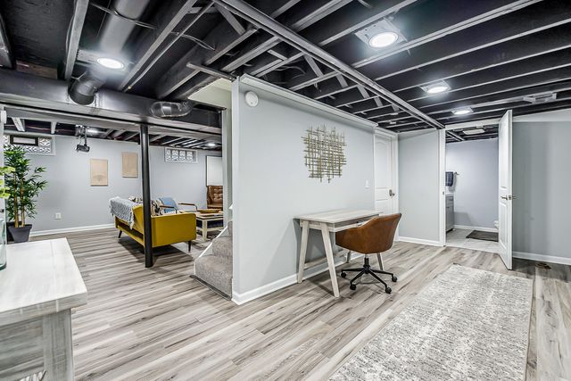 2133 N Circle Drive, Ann Arbor, MI 48103