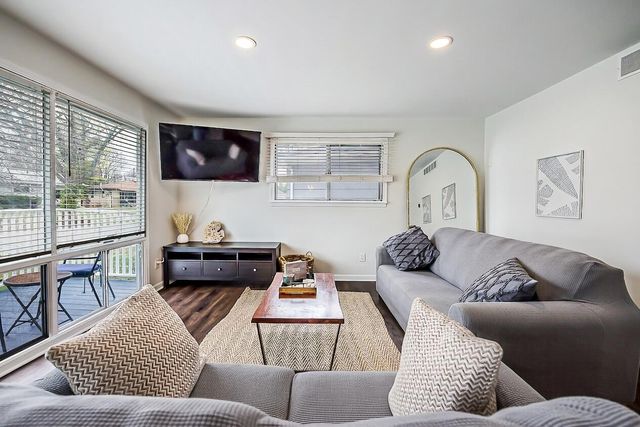 2133 N Circle Drive, Ann Arbor, MI 48103