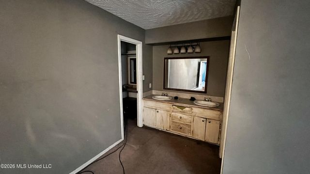 4953 Rosehaven Drive, Jackson, MS 39209