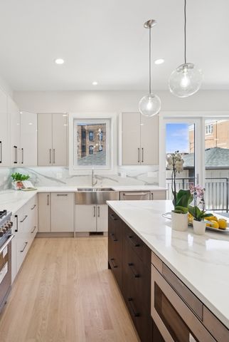 965 E 62nd Street 1, Chicago, IL 60637