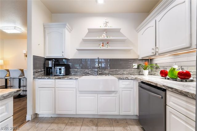 2050 West Warm Springs Road 224, Henderson, NV 89014