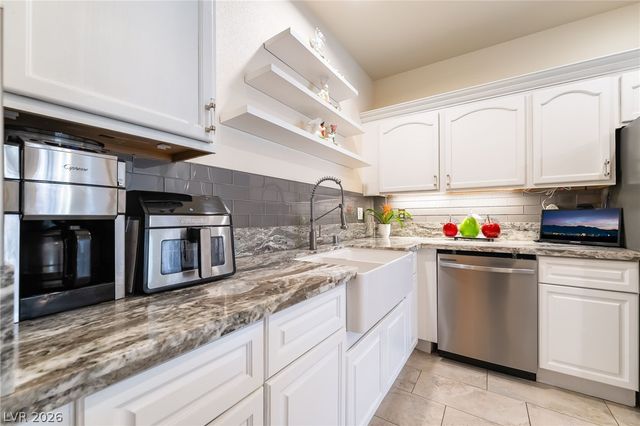 2050 West Warm Springs Road 224, Henderson, NV 89014