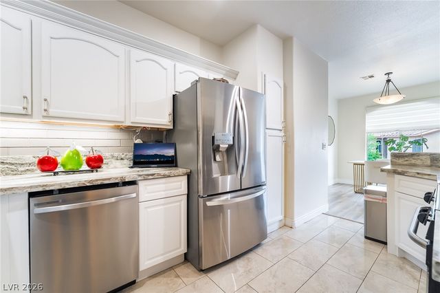 2050 West Warm Springs Road 224, Henderson, NV 89014