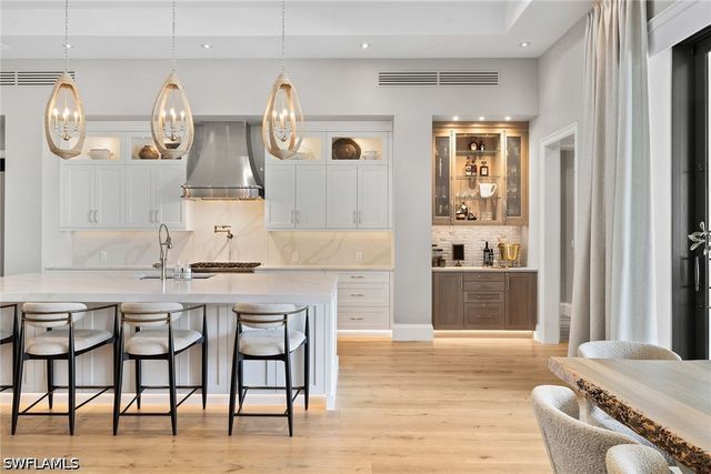 1850 Kingfish RD, Naples, FL 34102