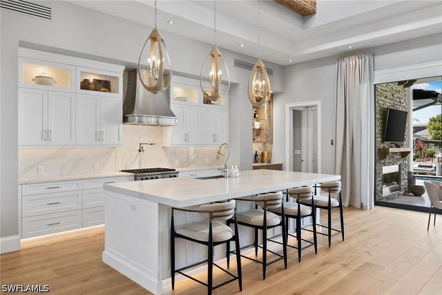 1850 Kingfish RD, Naples, FL 34102