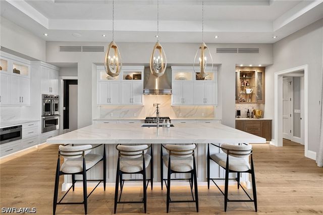 1850 Kingfish RD, Naples, FL 34102