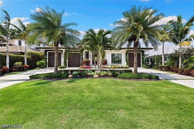 1850 Kingfish RD, Naples, FL 34102