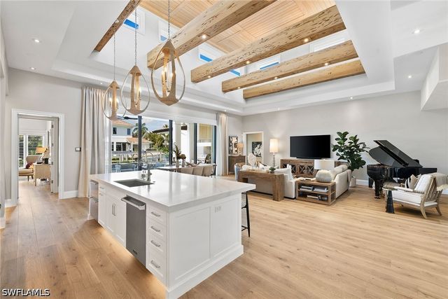 1850 Kingfish RD, Naples, FL 34102