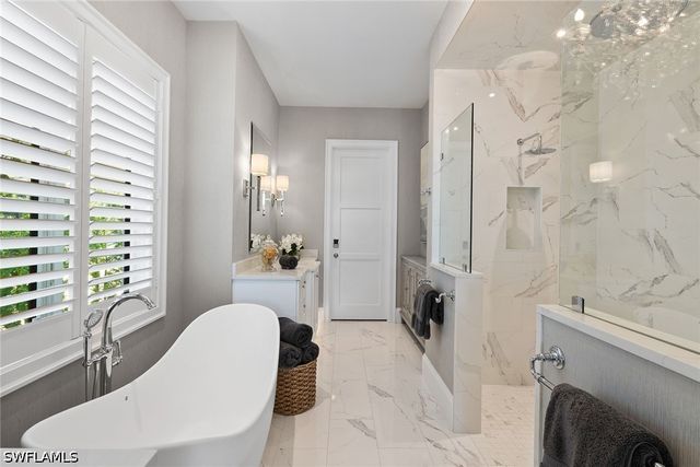 1850 Kingfish RD, Naples, FL 34102