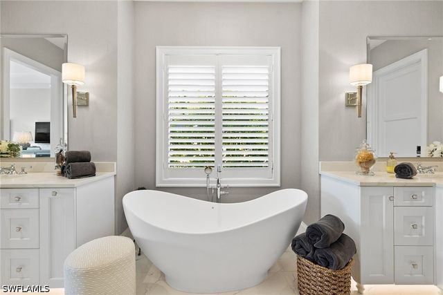 1850 Kingfish RD, Naples, FL 34102