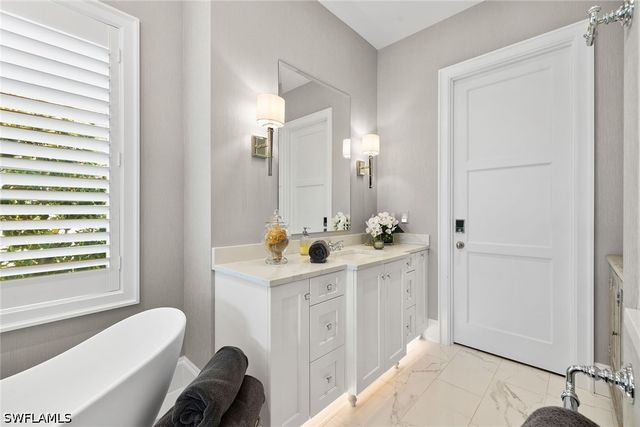 1850 Kingfish RD, Naples, FL 34102