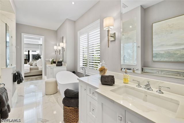 1850 Kingfish RD, Naples, FL 34102