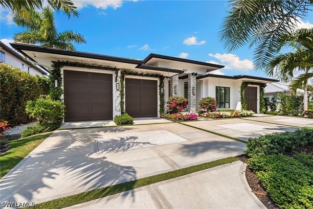 1850 Kingfish RD, Naples, FL 34102