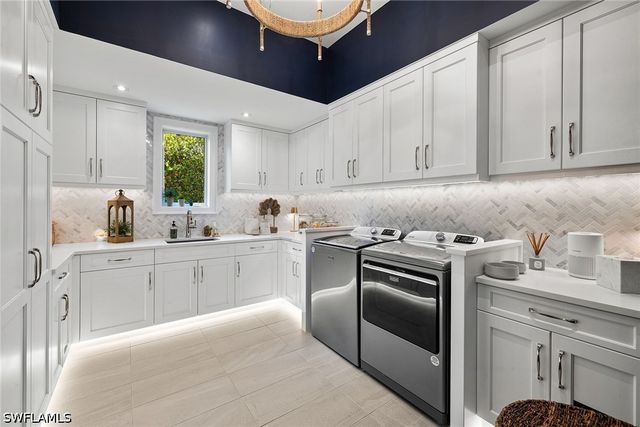 1850 Kingfish RD, Naples, FL 34102