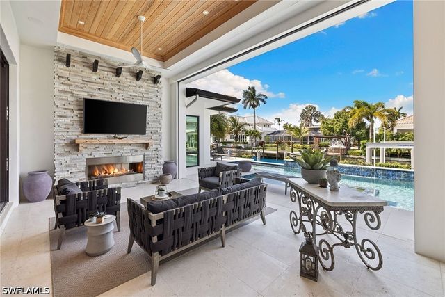 1850 Kingfish RD, Naples, FL 34102