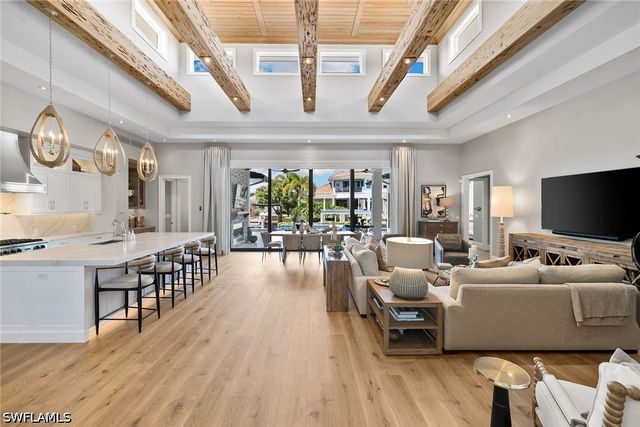 1850 Kingfish RD, Naples, FL 34102