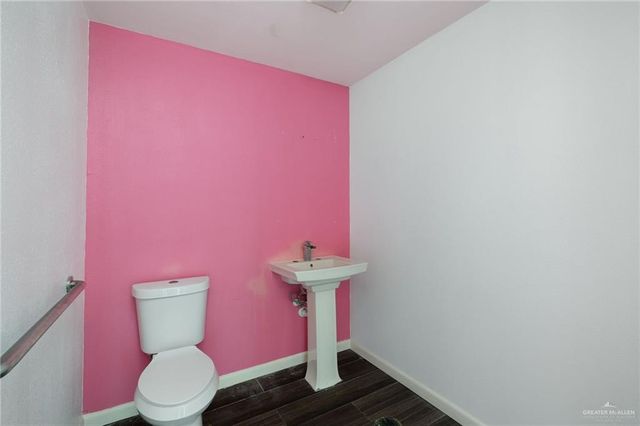 2801 W Expressway 83 Freeway 200, Mcallen, TX 78503