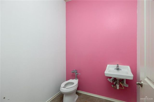 2801 W Expressway 83 Freeway 200, Mcallen, TX 78503