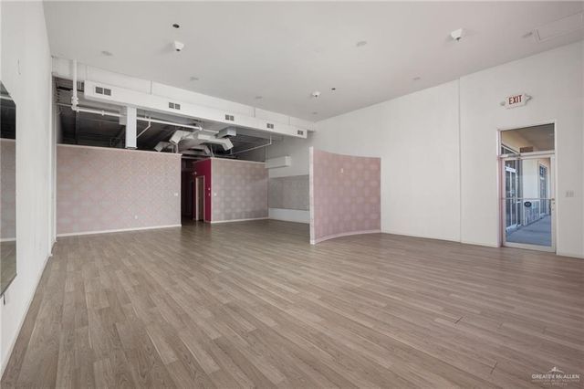 2801 W Expressway 83 Freeway 200, Mcallen, TX 78503