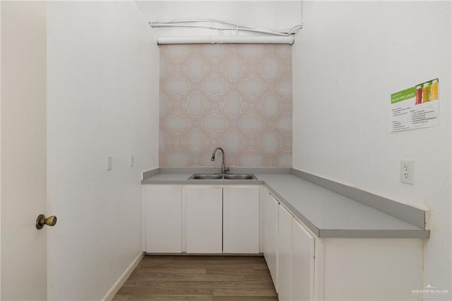 2801 W Expressway 83 Freeway 200, Mcallen, TX 78503