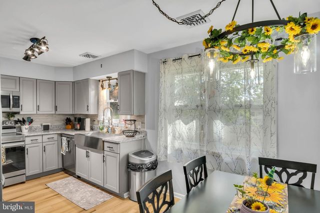 15 HOPE DRIVE, Boiling Springs, PA 17007