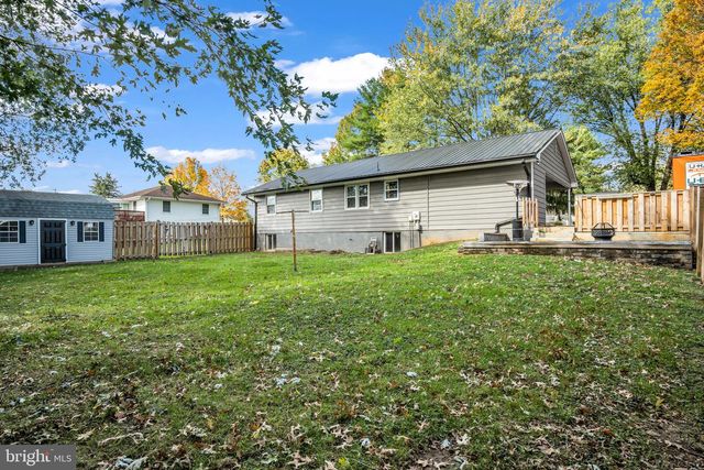 15 HOPE DRIVE, Boiling Springs, PA 17007